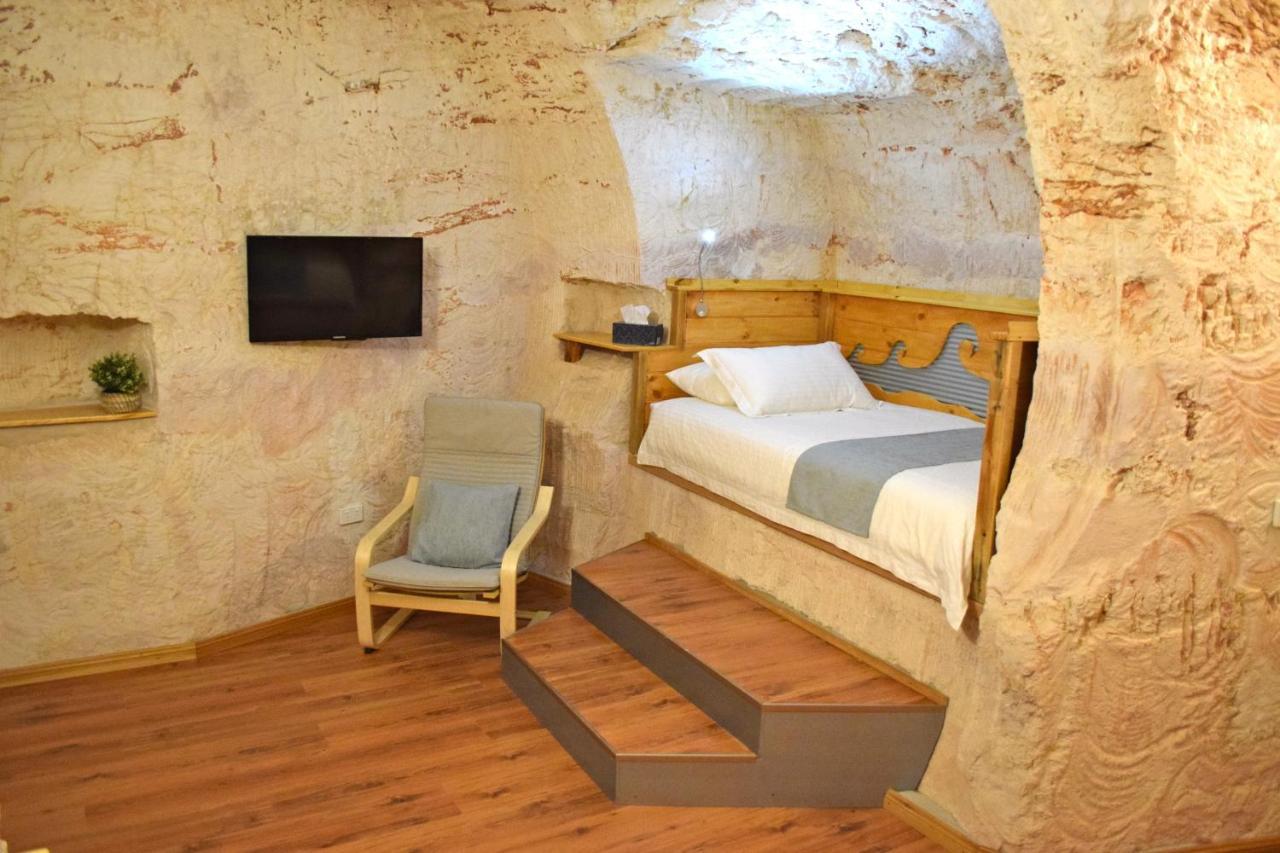 Dug Out B&B Coober Pedy Eksteriør billede
