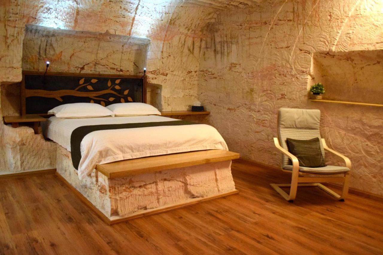 Dug Out B&B Coober Pedy Eksteriør billede