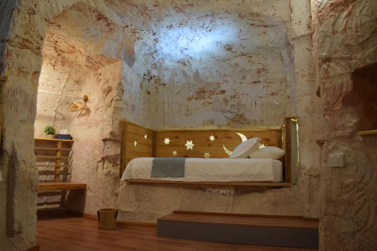 Dug Out B&B Coober Pedy Eksteriør billede