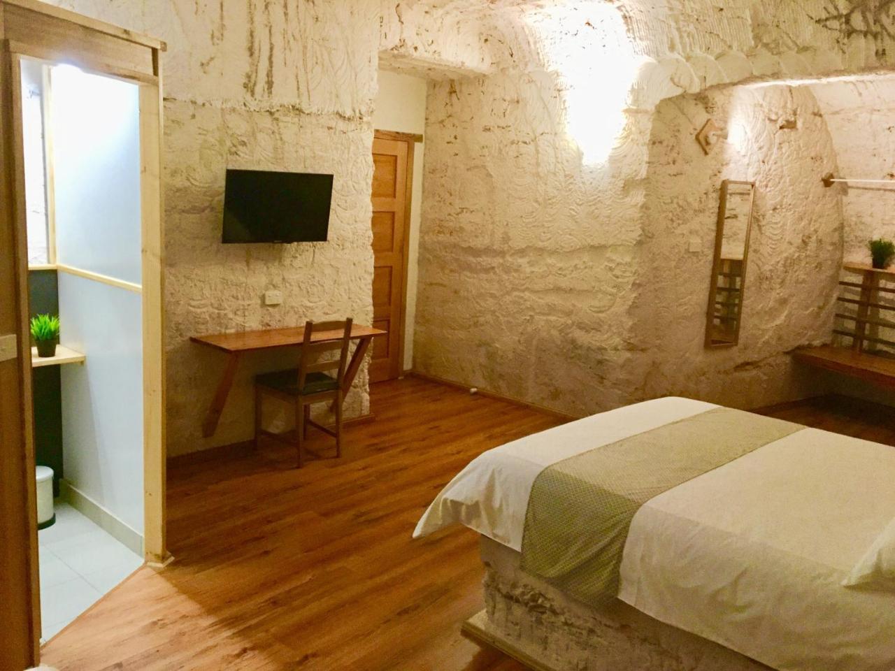 Dug Out B&B Coober Pedy Eksteriør billede